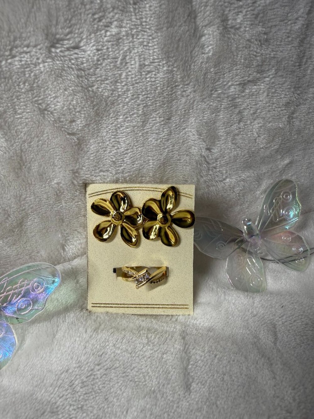 Gold Flower Jewelry Set – Stud Earrings & Adjustable Open Ring